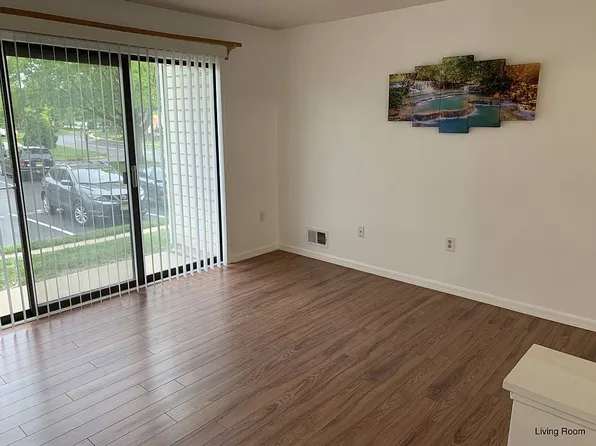 4 Voscek Ct, Lawrence Township, NJ 08648