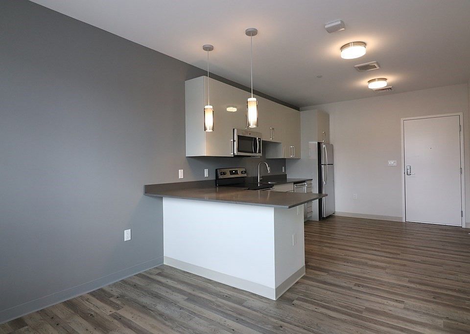 1st image of 161 Washington St #1412