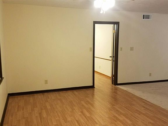 5th image of 2305 N Van Buren St