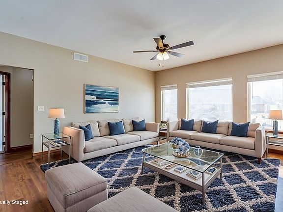 3rd image of 3901 N Lake Ridge St