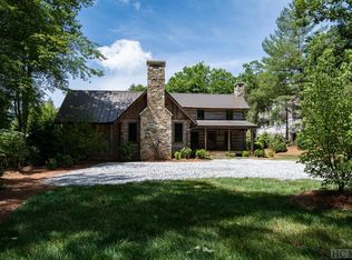 615 Hickory St, Highlands, NC 28741