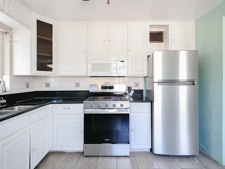 2217 E Harvard St — Photo 3