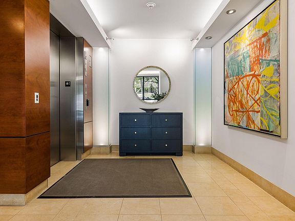 5th image of 301 Kenwood Pkwy #602