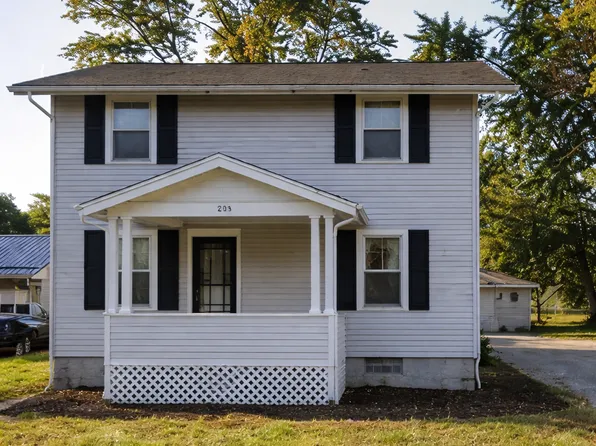 903 W College Ave, Normal, IL 61761