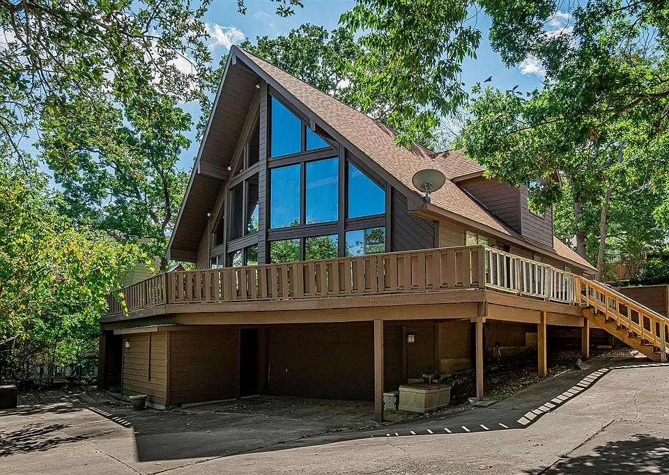 1st image of 13 Hacienda Dr