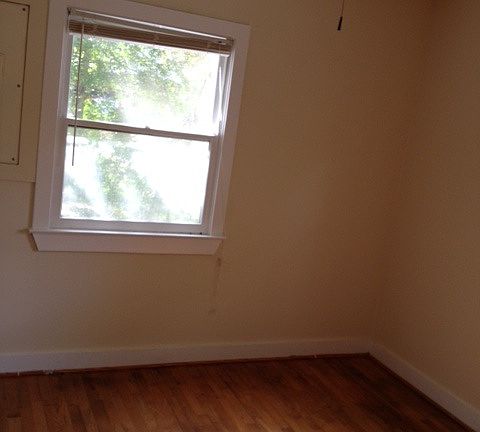 4th image of 415 W West St