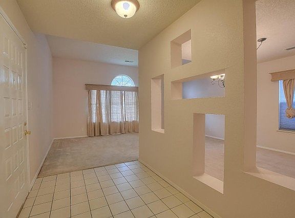 2nd image of 7804 Eagle Rock Ave NE