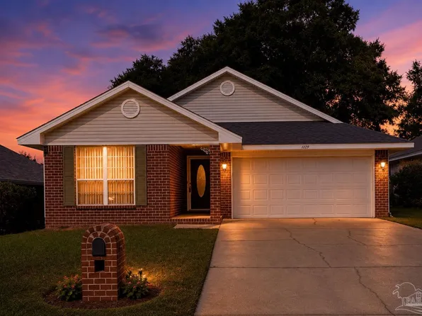 1229 Greystone Ln, Pensacola, FL 32514
