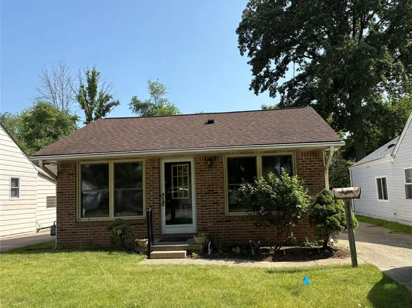 21572 E Eight Mile Rd, Harper Woods, MI 48225