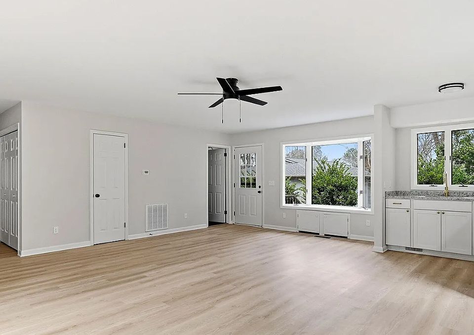 1st image of 102 Scuppernong Ct #102