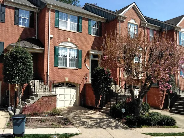 1384 Park Garden Ln, Reston, VA 20194