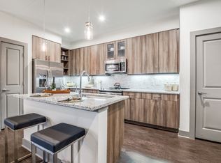 305 W Commerce St #424, Dallas, TX 75208