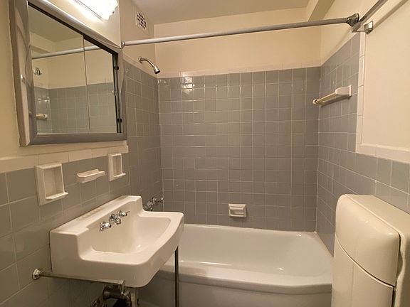 5th image of 288 Lexington Ave APT 7C