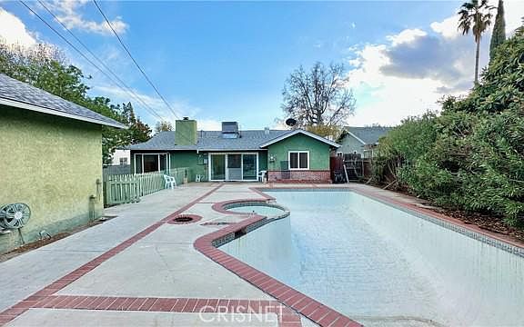 3rd image of 16847 Rinaldi St
