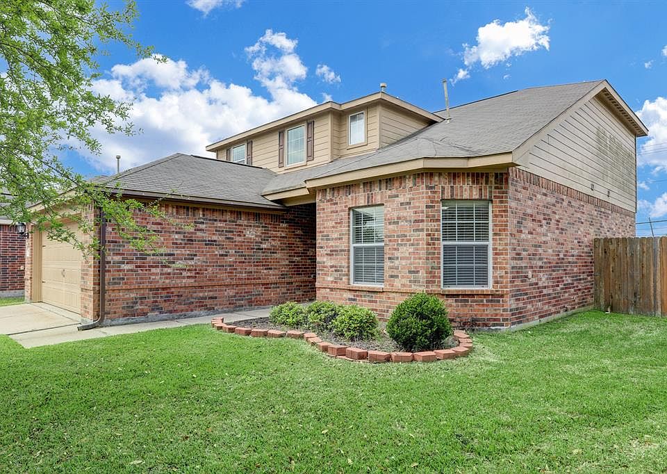 1st image of 834 Driftwood Ln