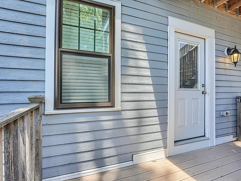 46 Port Norfolk St #1 — Photo 21
