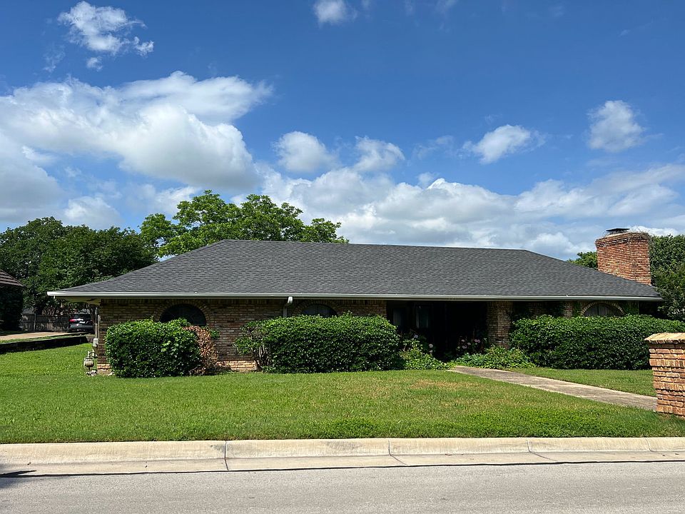 1st image of 2200 English Oak Dr