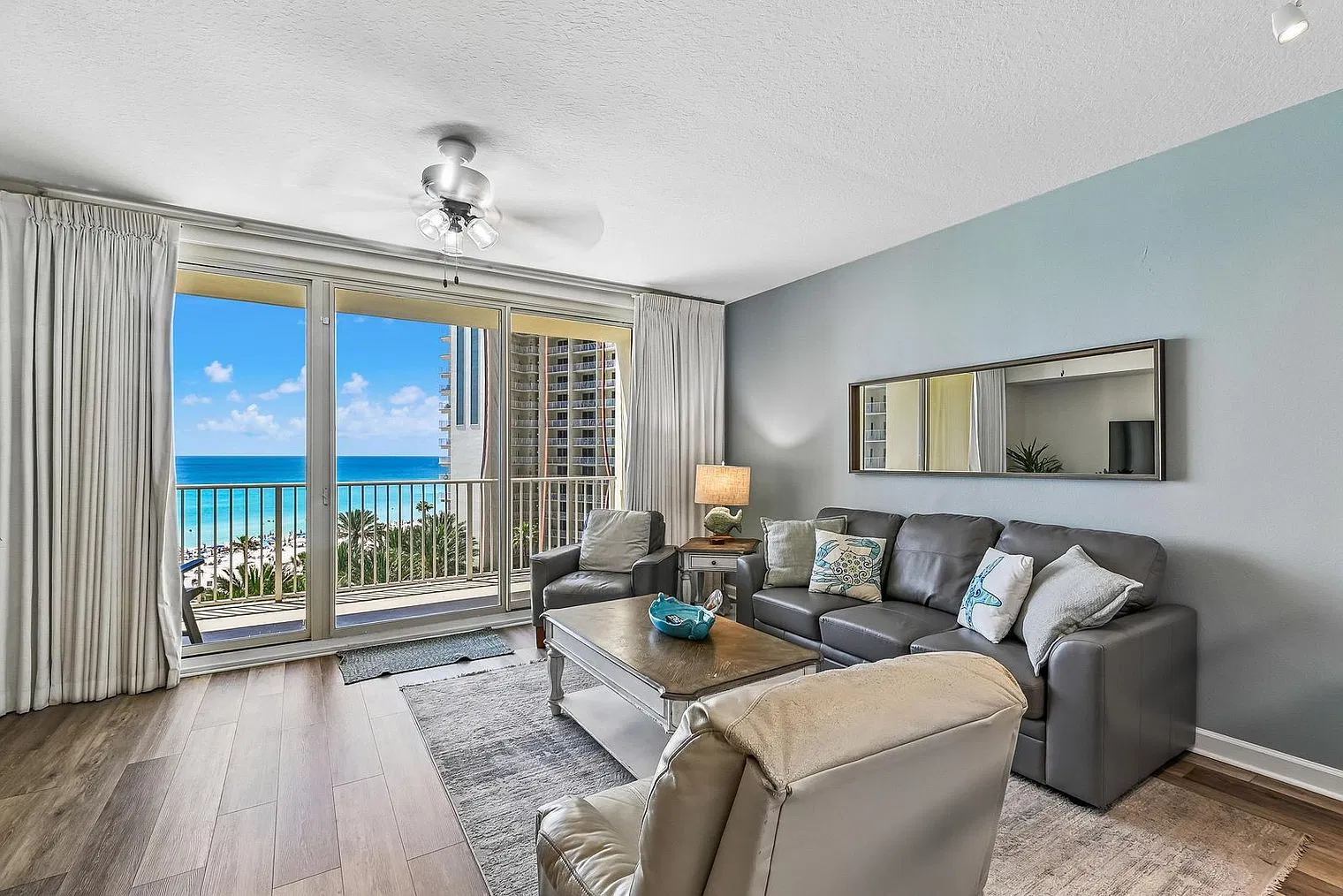 2 bed, 3.0 bath, 1184 sqft, $4,131 — Photo 1