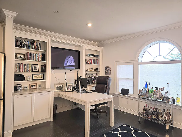226 Valerie Ln — Photo 10