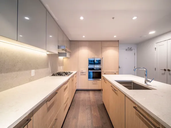 8155 Capstan Way #702, Richmond, BC V6X 1R5