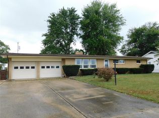 4241 E Clover St, Columbus, IN 47203