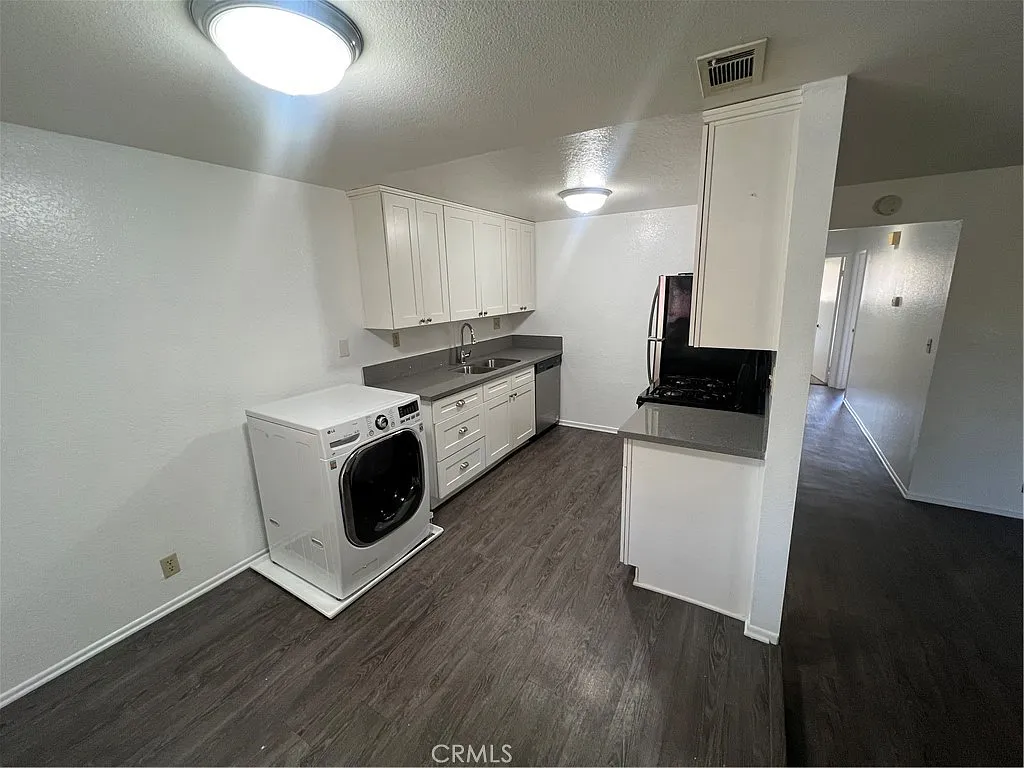 2 bed, 965 sqft, $2,250 — Photo 4