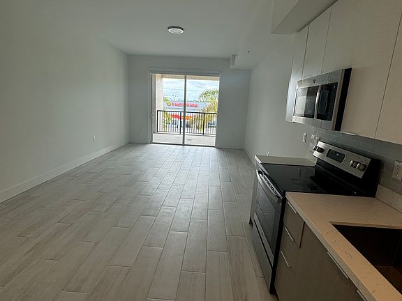 2nd image of 602 E Dania Beach Blvd #228