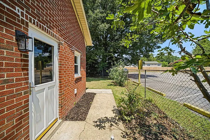 718 Euwanee Pl — Photo 27