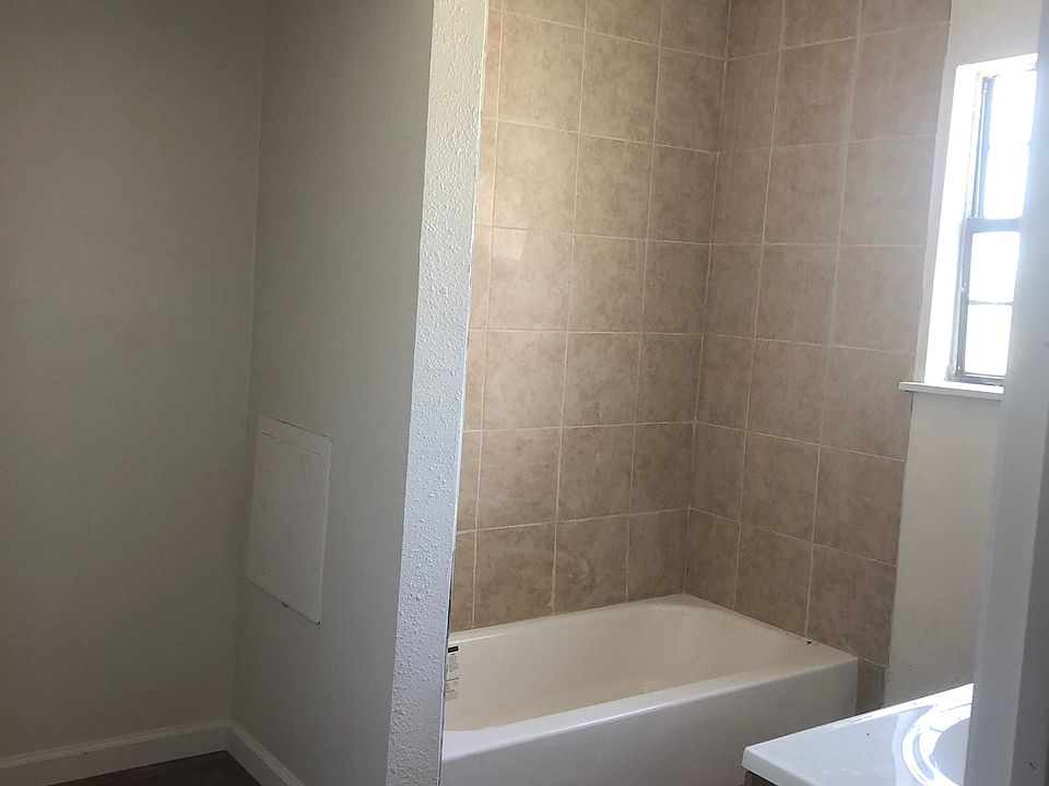 1st image of 350 Bennett Ln