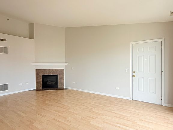 3rd image of 16631 Liberty Cir #Penthouse A