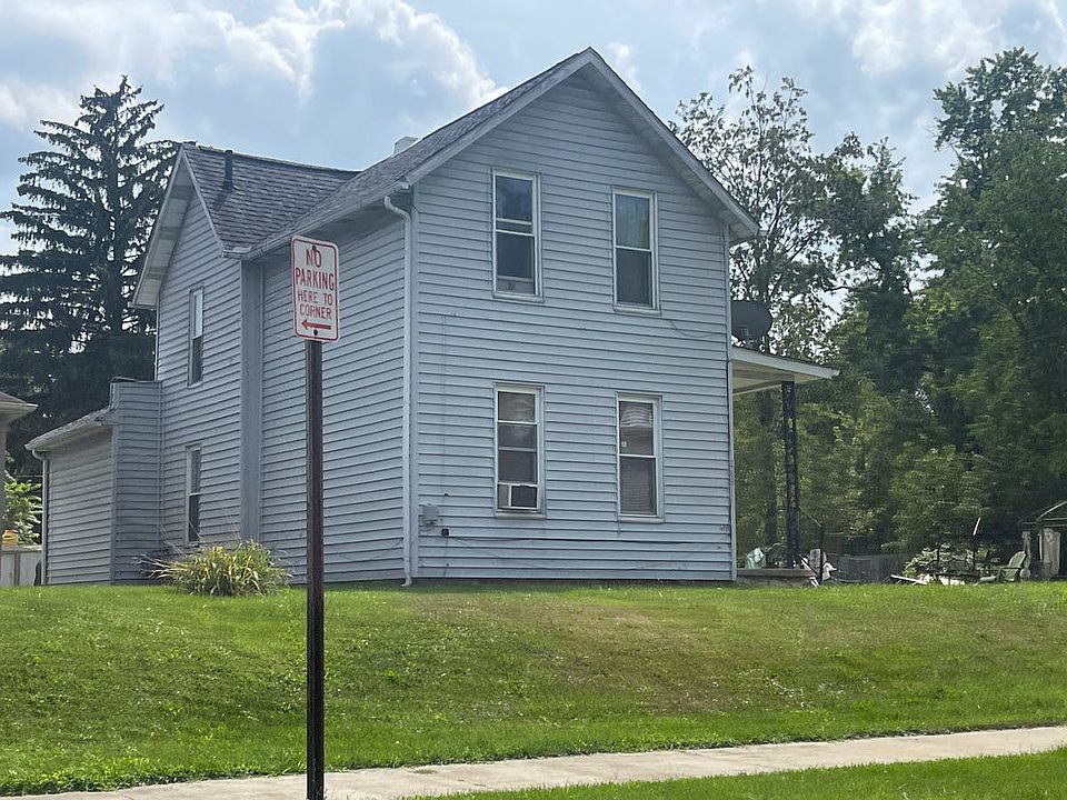 1st image of 238 E 2nd St