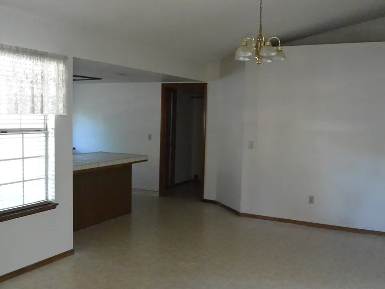 6025 W Paradise Ave — Photo 3