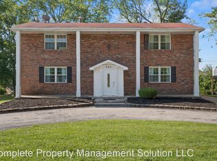 926 Barbara Ann Ln, Ballwin, MO