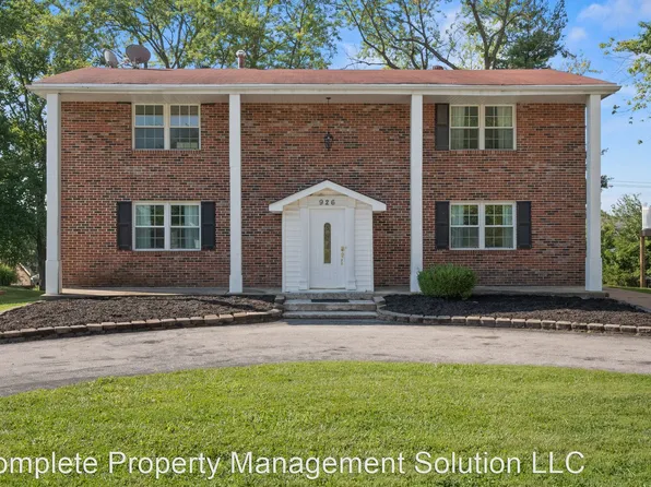 926 Barbara Ann Ln, Ballwin, MO 63021