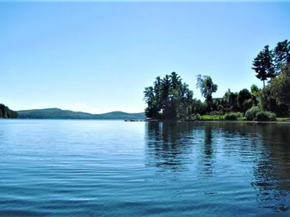 19 Pointe Dr, Schroon Lake, NY 12870