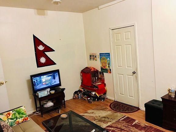 4th image of 4241 77th St