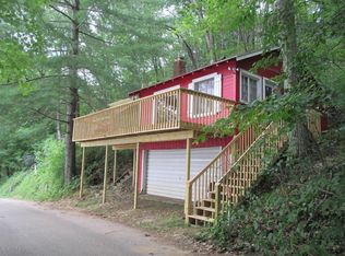 230 W Pickeral Lake Dr, Newaygo, MI 49337