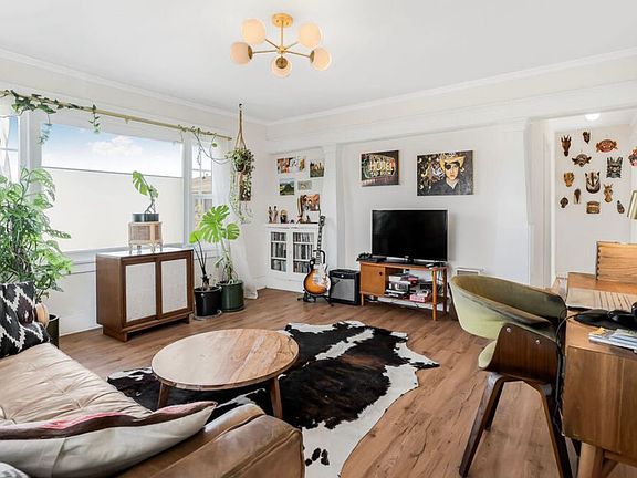 2nd image of 1725 N Berendo St #1/2