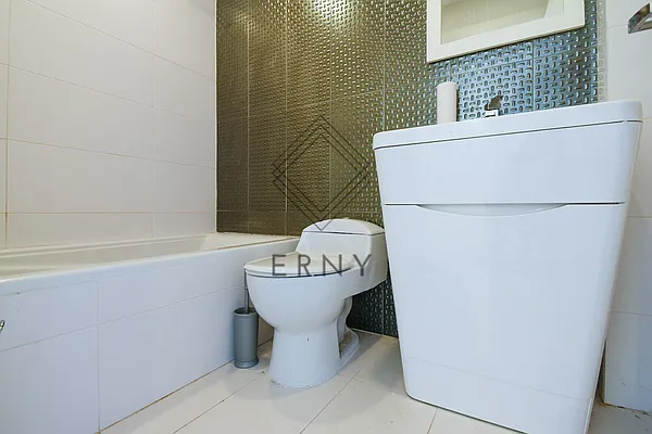 Rented by ERNY LLC | media 13