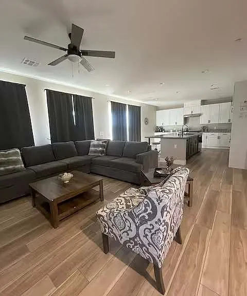 724 N Naples St — Photo 5