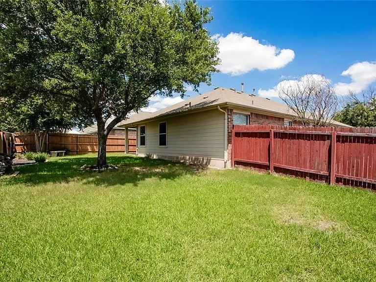 1200 Rainbow Parke Dr — Photo 25