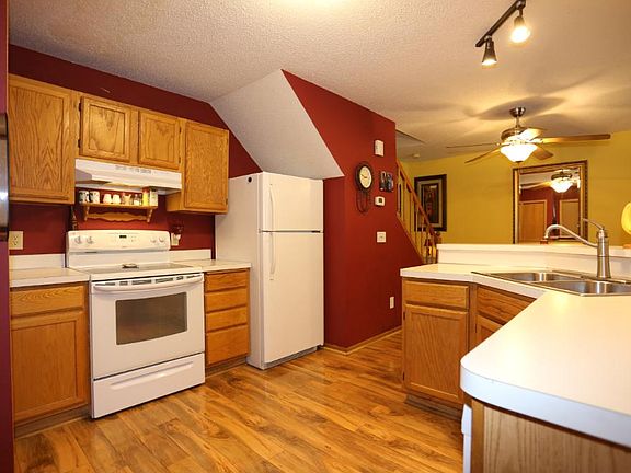 5th image of 9925 Russell Ave N APT 3