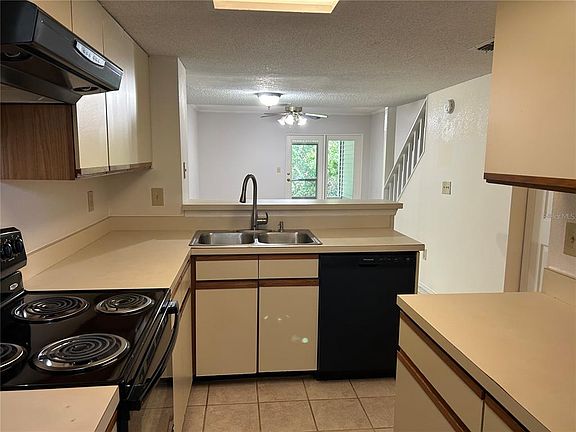 5th image of 2143 Fox Chase Blvd