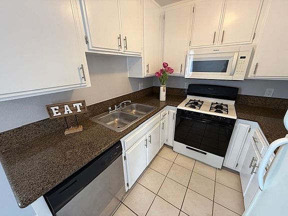 3rd image of 11244 Morrison St APT 6