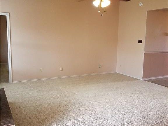 5th image of 4303 Greenlee Dr