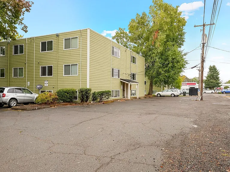 286-Maple Square Apartments — Photo 22