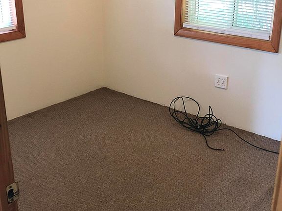 5th image of 311 W Everett St