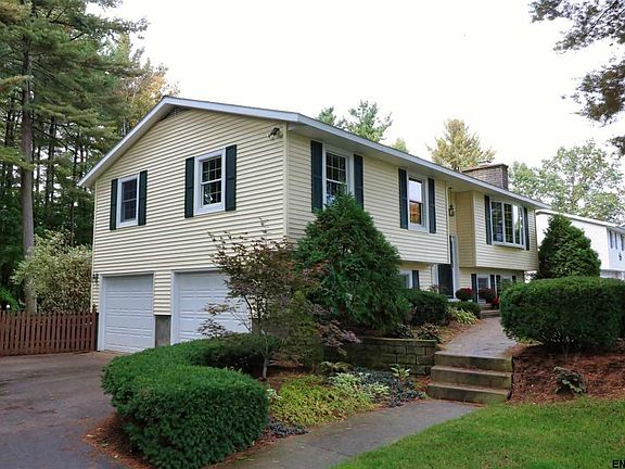 2nd image of 20 Heinrick Cir