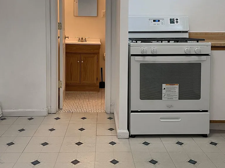 148 Vassar St #2 — Photo 9