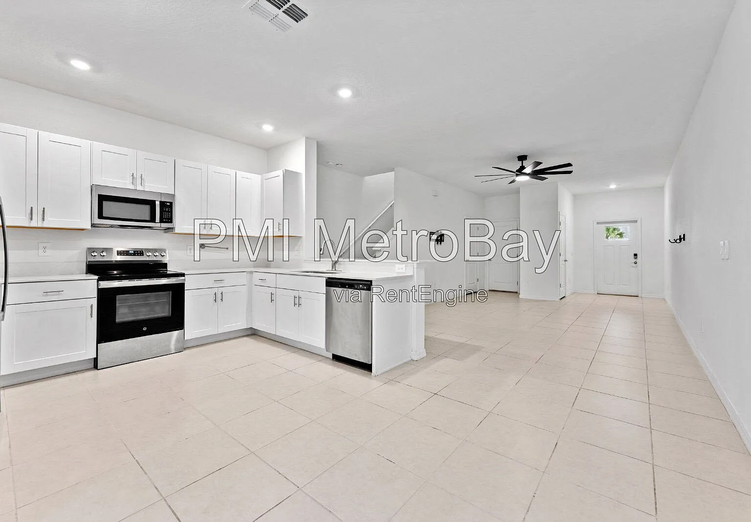 3 bed, 2.5 bath, 1634 sqft, $1,949 — Photo 2